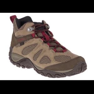 Women’s MERRELL hiking boots